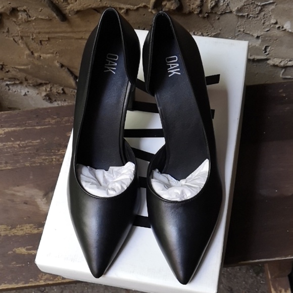 Shoes - Picture 3 of 4